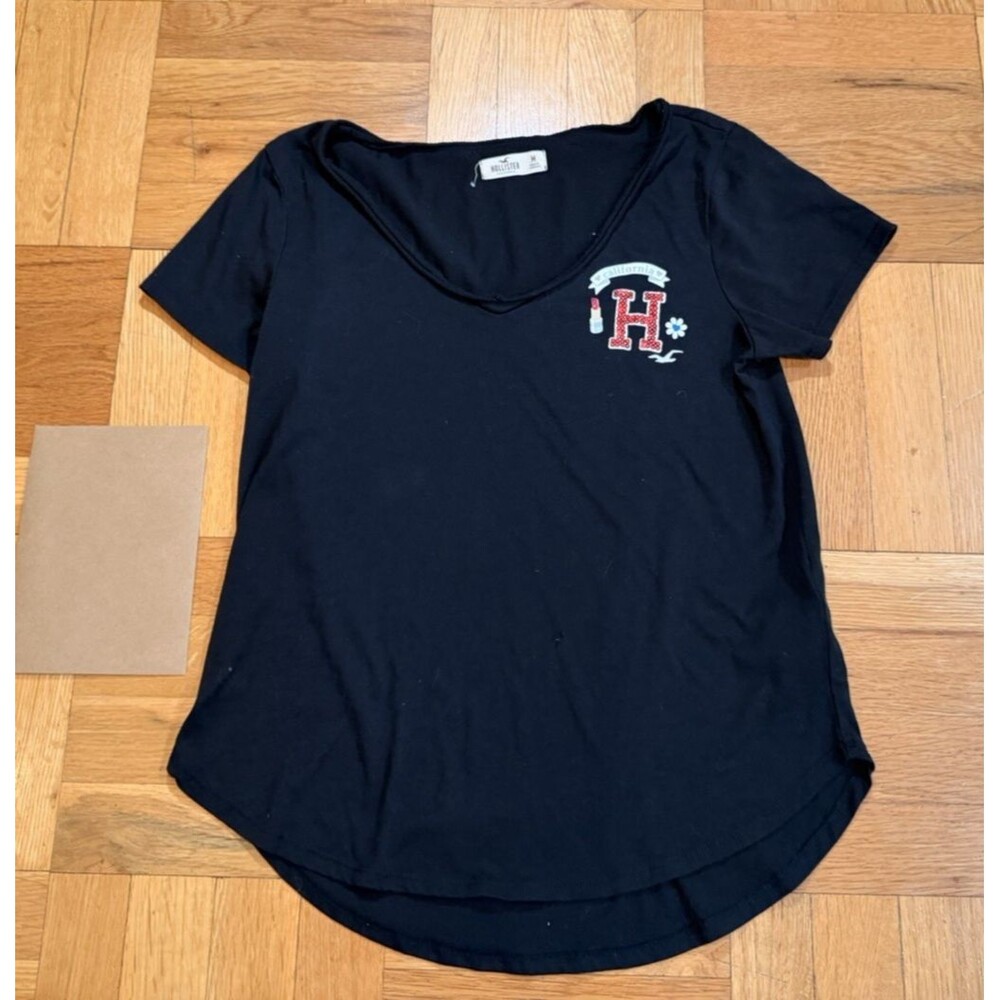 Hollister Women’s Medium Black Graphic T-Shirt Sequin H California Logo Tee